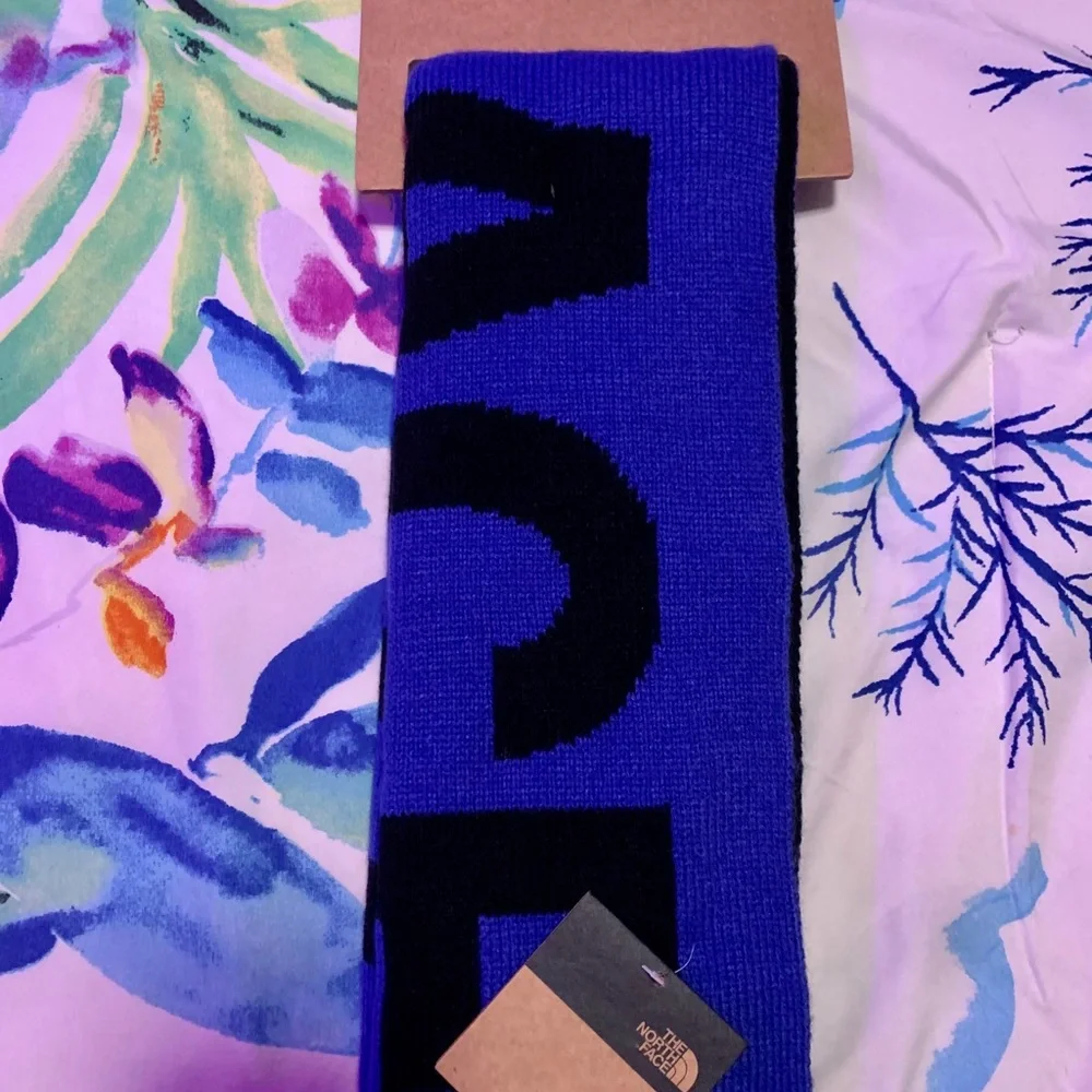 THE NORTH FACE - Blue Logo Scarf - Picture 2 of 2